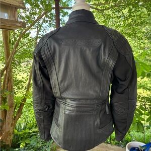Harley Davidson FXRG women’s size small (4-6)leather motorcycle riding jacket